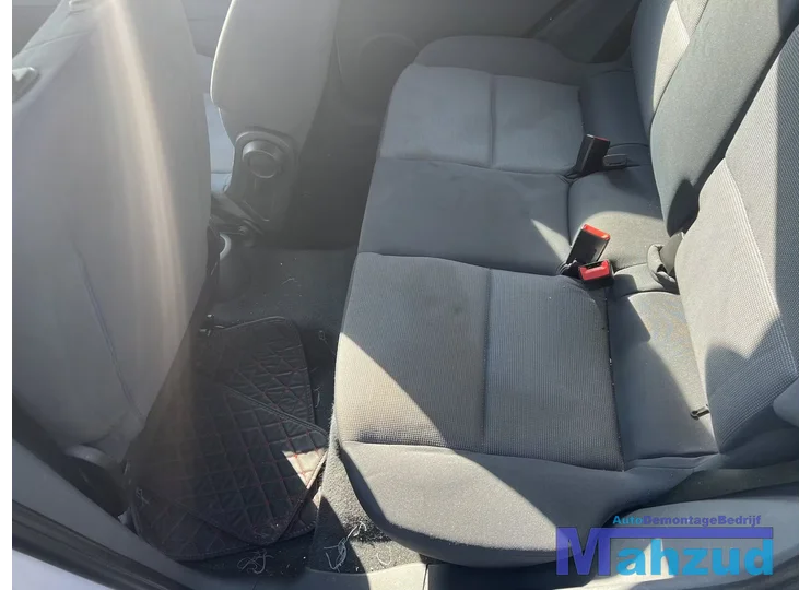 mitsubishi-colt-6-compleet-interieur-5-deurs-20042014