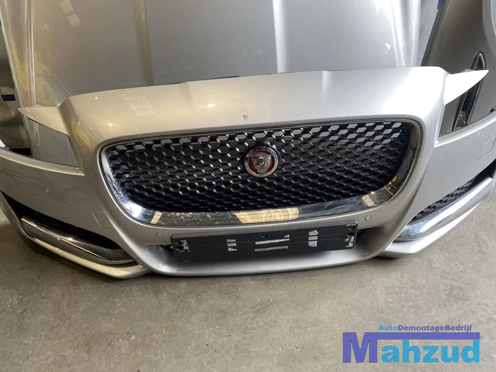 jaguar-xf-x260-creme-voorkop-front-2015 — foto 3