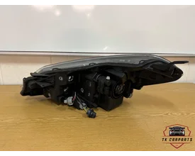 toyota-yaris-p13-halogeen-koplamp-rechts — foto 4
