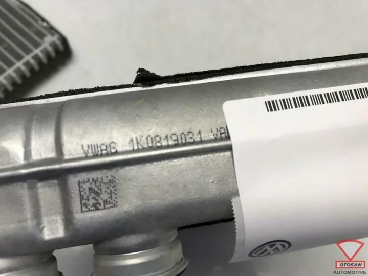 vw-golf-5-6-vag-kachelradiateur-1k0819031 — foto 3