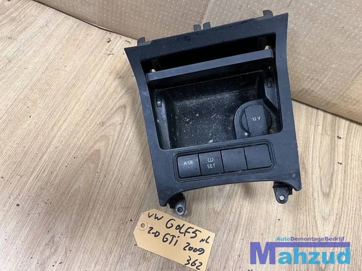 vw-golf-5-gti-asbak-middenconsole-20032009 — foto 2