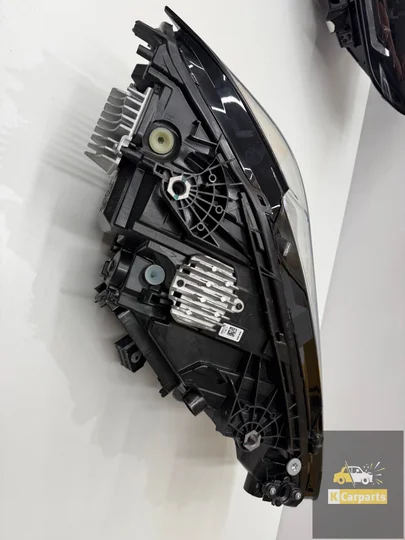 bmw-4-serie-m4-g22-g23-g26-led-koplamp-links-9851035-9851036 — foto 2