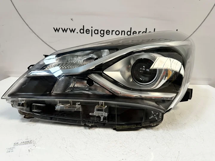 toyota-yaris-3-facelift-koplamp-set-links-en-rechts-2014 — foto 5