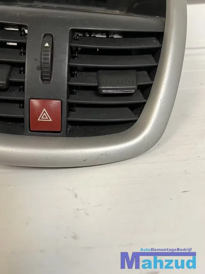 peugeot-207-luchtrooster-midden-display-middenconsole — foto 2