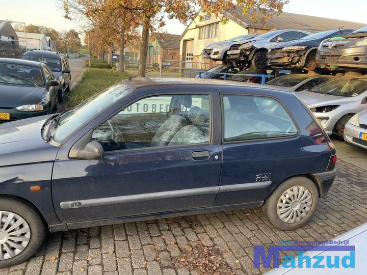 1996-renault-clio-1-12-demontage-sloop-onderdelen-donorauto — foto 3