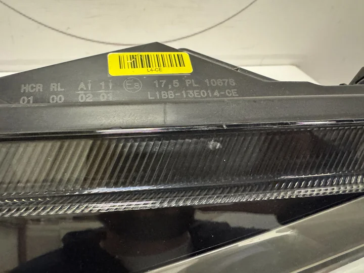 ford-fiesta-mk8-hallogeen-led-koplamp-rechts-l1bb13w014ce — foto 7