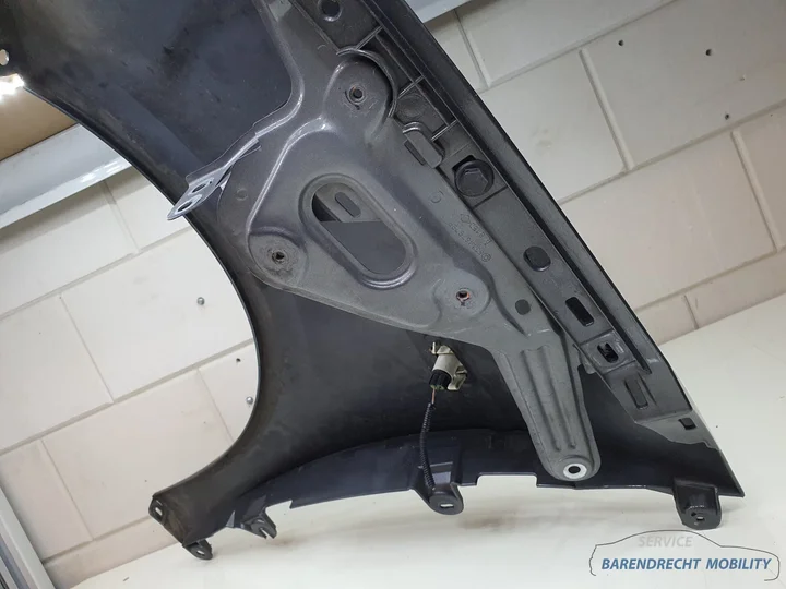 spatbord-rechts-voor-smart-forfour-44-w453-c44l-bay-grey-metallic-grijs-zijscherm-rv-origineel-gebruikt-2014-2020 — foto 13