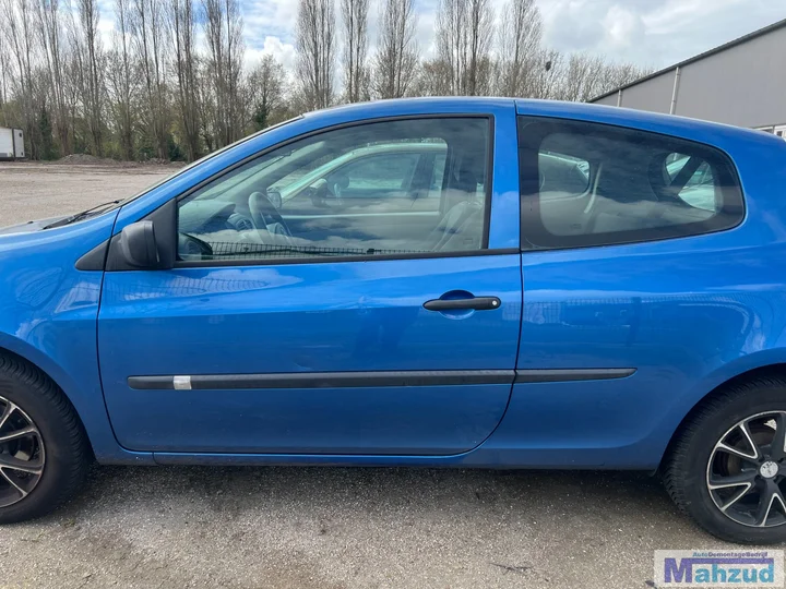 2006-renault-clio-3-12-blauw-tei45-d4f-demontage-onderdelen — foto 4
