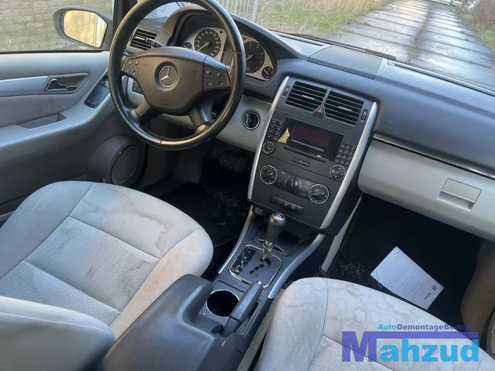 mercedes-b-klasse-w245-20-blauw-375-onderdelen-266960-motor — foto 14