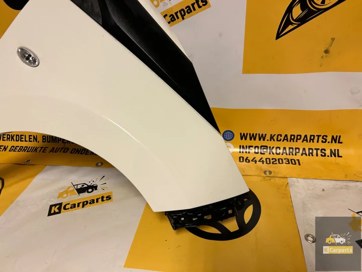 toyota-aygo-spatbord-rechts-voor-068-schade-vrij — foto 4