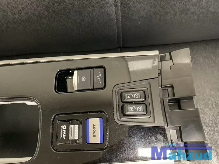 mitsubishi-outlander-phev-middenconsole-bekerhouder-2015 — foto 4