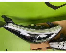 hyundai-i20-koplamp-links-rechts-92102c8200-92101c8200 — foto 4