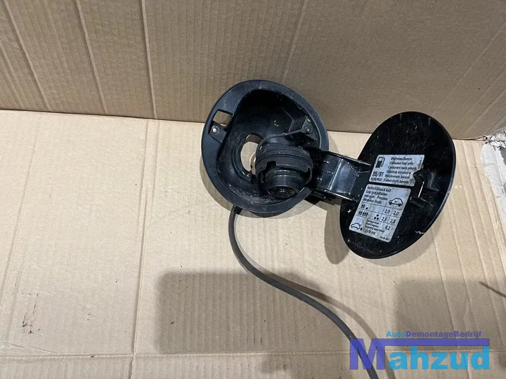 vw-golf-5-zwart-lc9z-tankklep-20032009 — foto 3