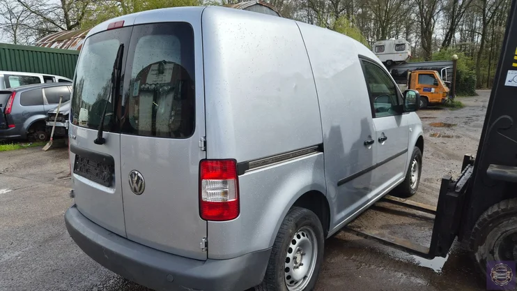 caddy-sdi-bj2005-voor-onderdelen-auto-geen-papieren — foto 4