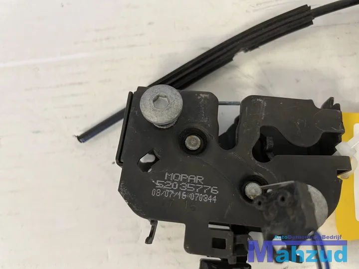 jeep-renegade-motorkap-slot-mechaniek-20152018-52035776 — foto 3