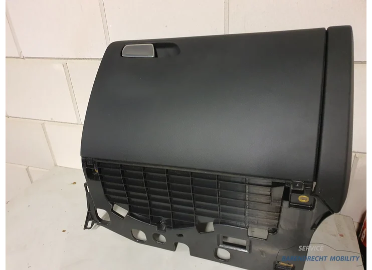 Audi A4 8K dashboardkastje handschoenkastje dashboard kastje vakje zwart 8K1857035B origineel nette staat gebruikt 2008 2009 2010 2011 2012 2013 2014 2015 2016 BARENDRECHT MOBILITY SERVICE