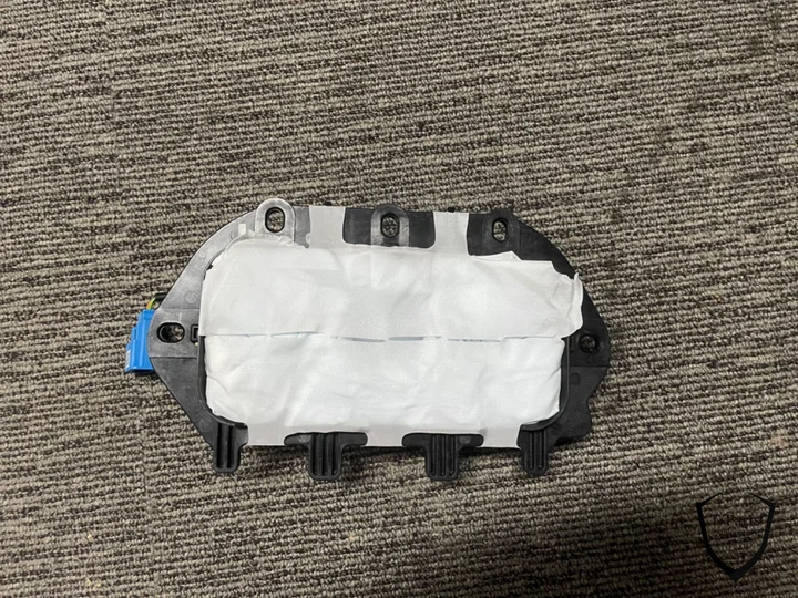 peugeot-208-2008-passagier-640274400d-airbag-9820860280