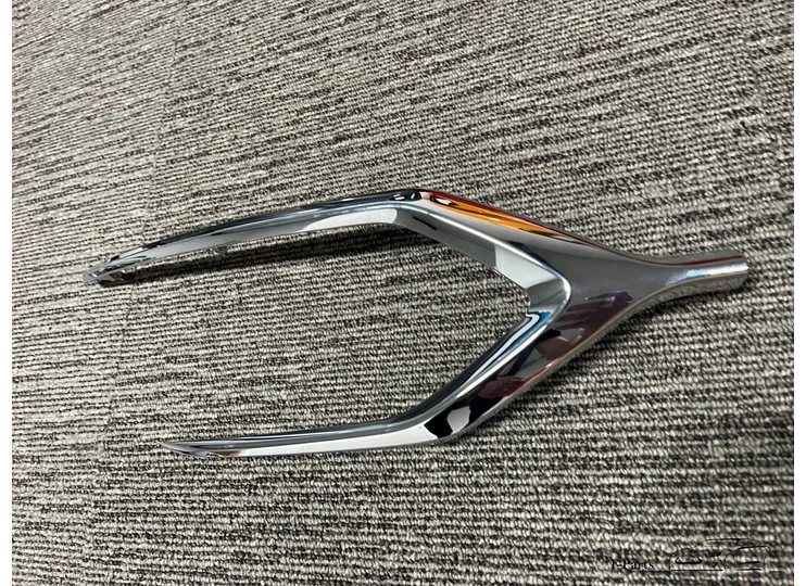 mitsubishi-space-star-rechts-chrome-lijst-voorbumper-grill-nieuw