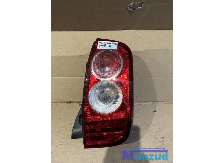 NISSAN MICRA 3 K12 Rechts achterlicht right backlight UK ENGELS