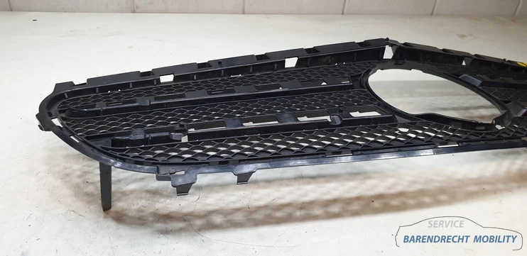 radiateur-grille-mercedes-b-klasse-w246-a2468880538-grill-zwart-origineel-gebruikt-2012-2018 — foto 5