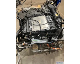mercedes-c-klasse-w206-c300e-20-hybrid-motor-254920 — foto 6