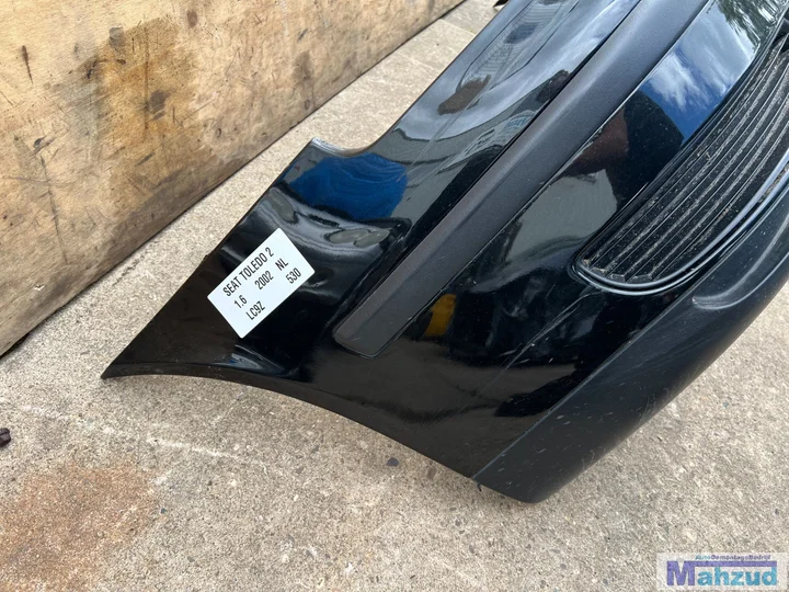seat-toledeo-2-zwart-lc9z-voorbumper-19982004 — foto 7