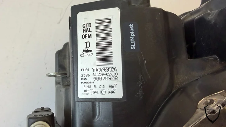 toyota-auris-e180-koplamp-links-8115002k30-90070908 — foto 14