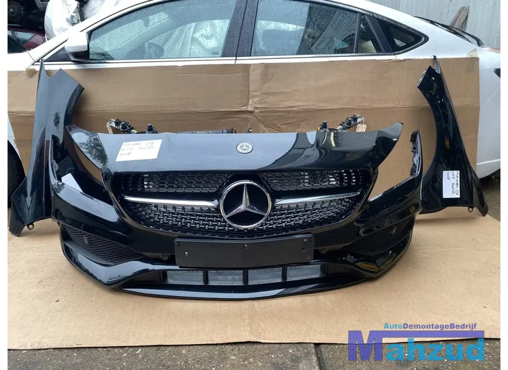 2018 Mercedes CLA W117 facelift voorkop voorbumper zwart