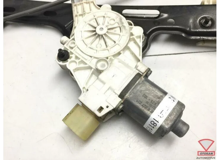 BMW 1 Serie E87 Raammechanisme + Motor Rechts Voor 7067769S