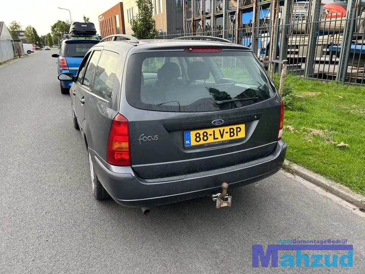 ford-focus-1-turnier-16-16v-demontage-station-onderdelen — foto 4