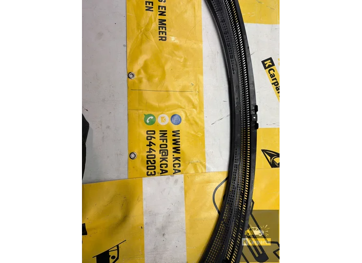 Paravent van Renault Scenic 668114330R