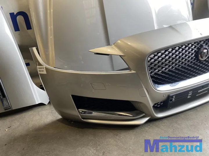jaguar-xf-x260-creme-voorkop-front-2015 — foto 2
