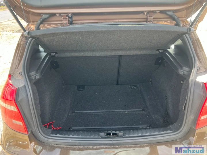 2010-bmw-1-serie-e87-118i-20-n43b20a-b090-bruin-demontage — foto 24