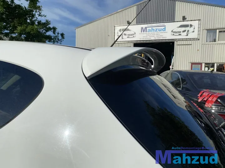2010-peugeot-207-sport-16-16v-ep6-wit-ewp-onderdelen-17-inch — foto 24