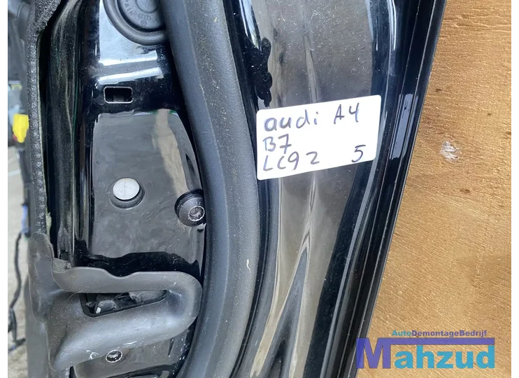 audi-a4-b7-avant-zwart-lc9z-rechts-rechter-voor-deur-portier