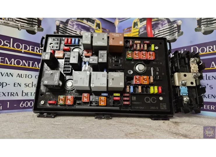 Opel Astra J 1.6 16V year 2010 Fuse box
