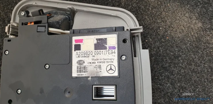 binnenverlichting-clk-c-klasse-mercedes-w209-w203-2098200901-schuifdak-origineel-gebruikt-2002-2008 — foto 4