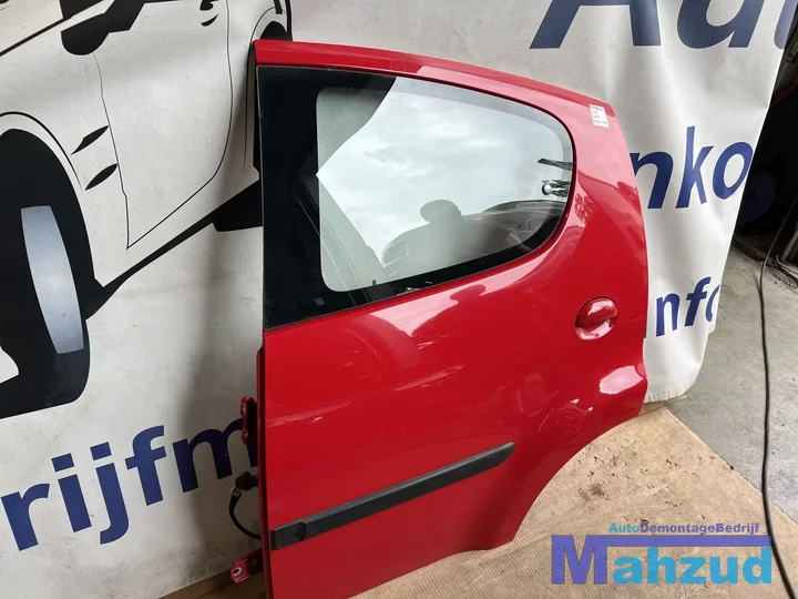 peugeot-107-rood-kjh-links-achter-deur-portier-20052014 — foto 3