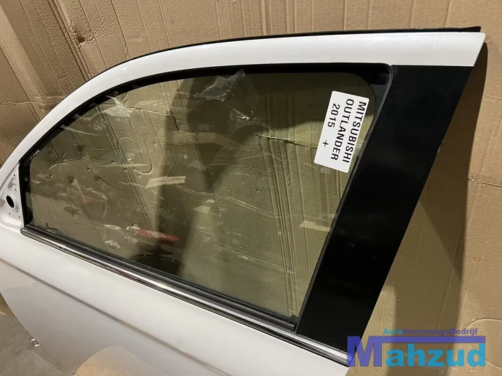 mitsubishi-outlander-phev-wit-links-voor-deur-portier-2015 — foto 3