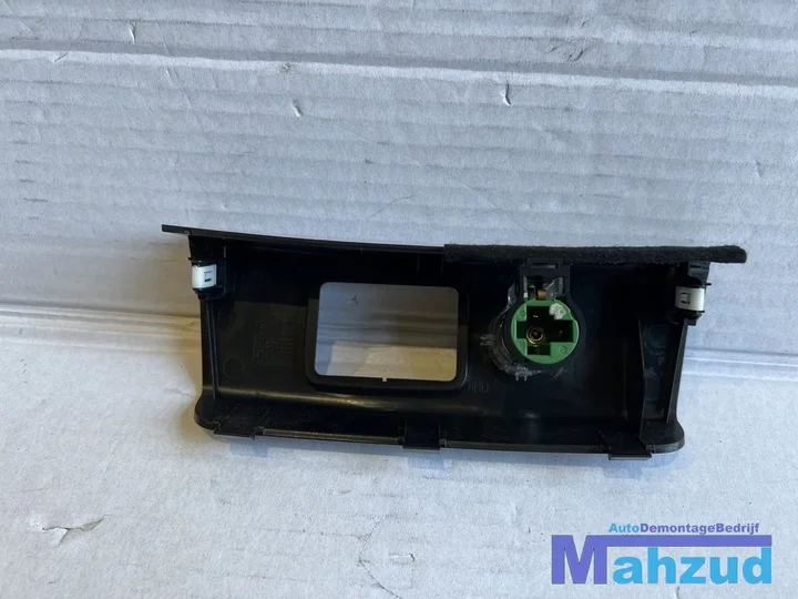 fiat-tipo-hatckback-12v-aansluiting-2016 — foto 2