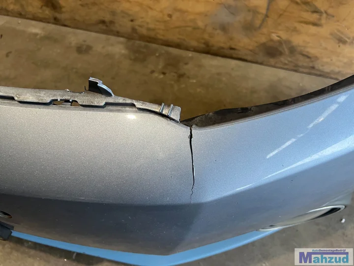 vw-golf-6-blauw-la5q-voorbumper-met-pdc-en-sproeier — foto 4