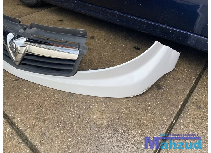 opel-vivaro-grille-wit-renault-trafic