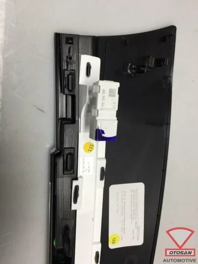 vw-touareg-2018-deurlijst-led-links-achter-760867459-7619472 — foto 3