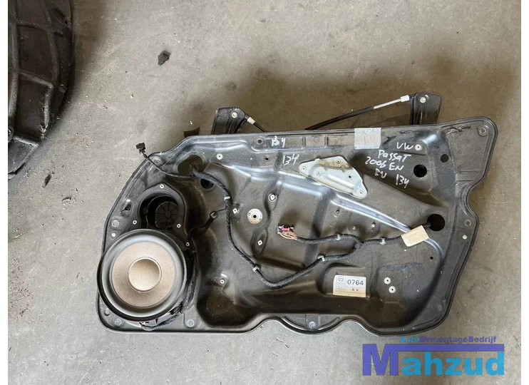 VW PASSAT B6 variant rechts voor raammechaniek speaker 2005-2010