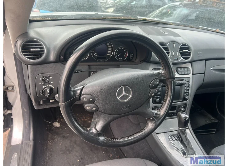 Mercedes CLK W209 Armaturenbrett-Innenausstattungsteile 2002-2009