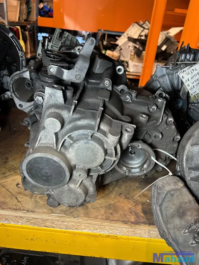 vw-golf-5-20-tdi-versnellingsak-jlu-6-bak-handbak — foto 4