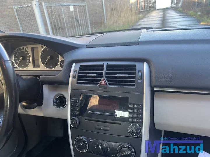 mercedes-b-klasse-w245-20-blauw-375-onderdelen-266960-motor — foto 21