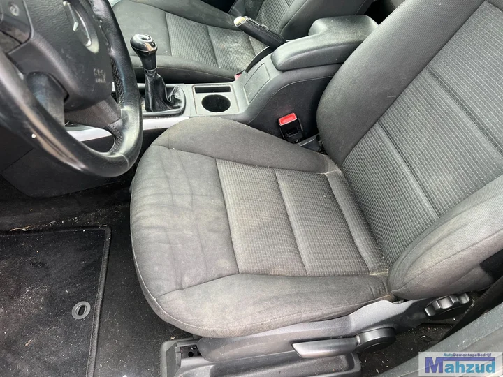 2006-mercedes-b-klasse-w245-20-grijs-748-266960-demontage — foto 25