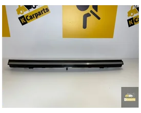 tesla-y-juniper-2025-led-licht-midden-voor-203829400c-nieuw