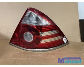 ford-mondeo-3-rechts-achterlicht-2000-2007
